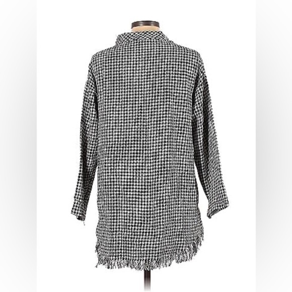 FINAL PRICE Crosstree Lane  black and white houndstooth TOP - Picture 9 of 9